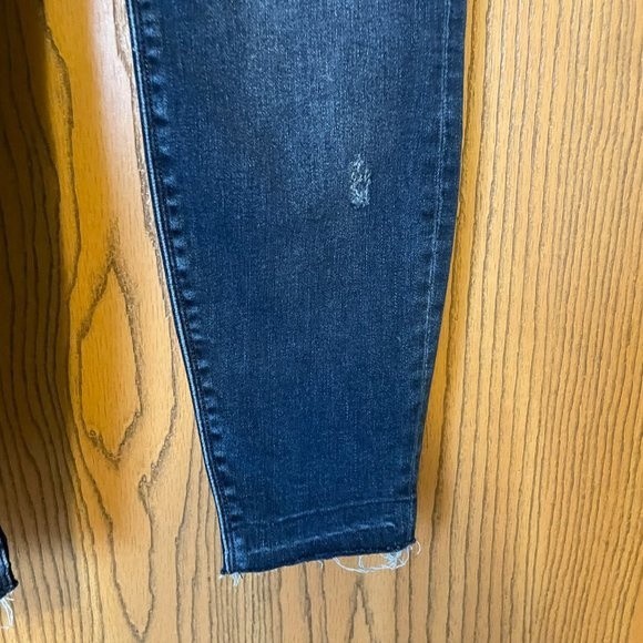Spanx Distressed Ankle Skinny Jeans Medium Wash Pull On Raw Hem Fray Size Medium - Picture 7 of 11